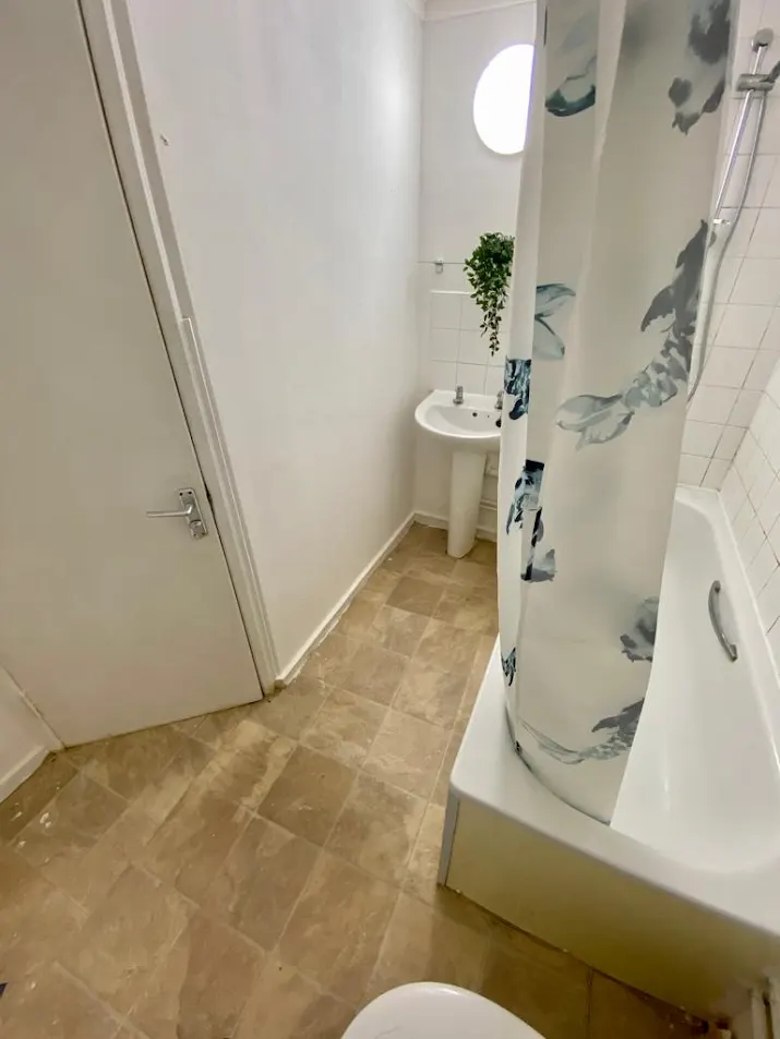 Double room in Imperial Wharf / Fulham Broadway